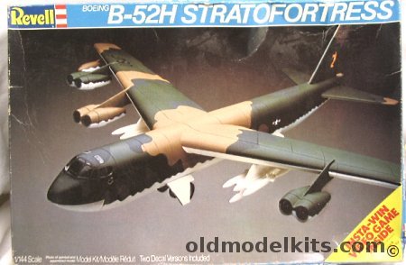 Revell 1/144 Boeing B-52H Stratofortress with GMA-87A Skybolt - / AGM-69 SRAM / AGM-28 Hound Dog / ADM-20 Quail Missiles - Bagged, 4728 plastic model kit